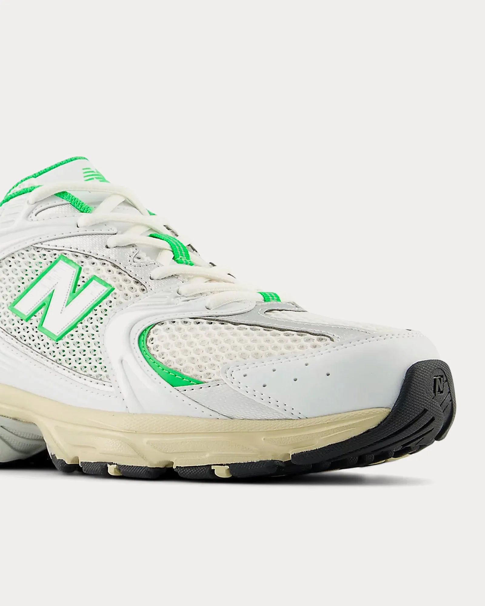 530 White / Palm Leaf Low Top Sneakers