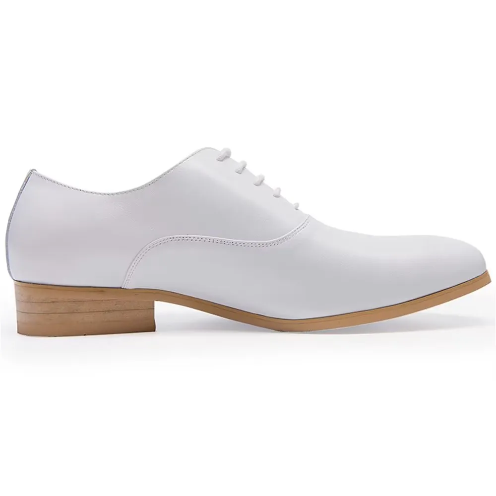 Eldorian Classic Lace-Up Elegance