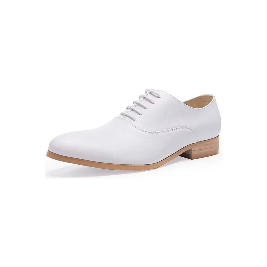 Eldorian Classic Lace-Up Elegance