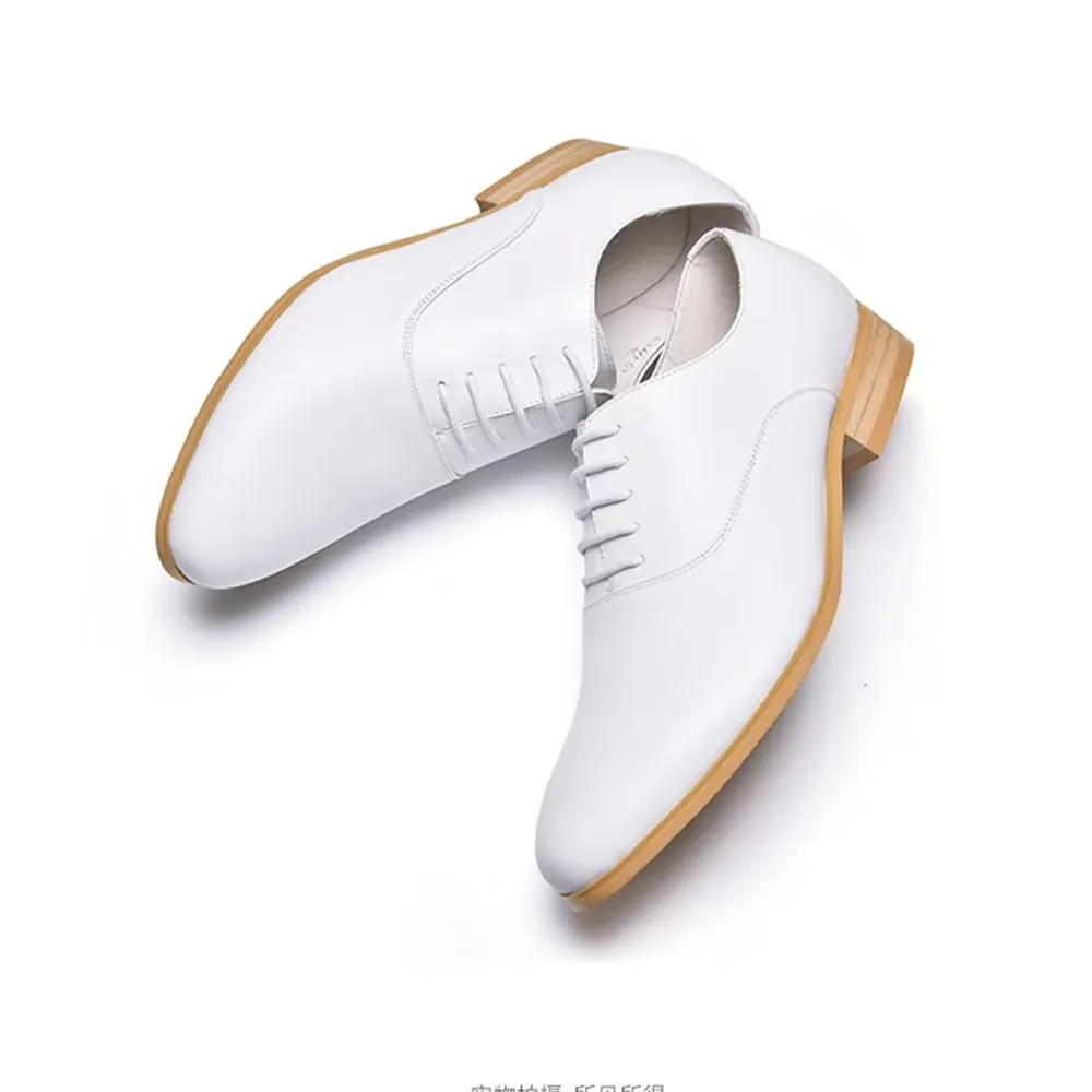 Eldorian Classic Lace-Up Elegance