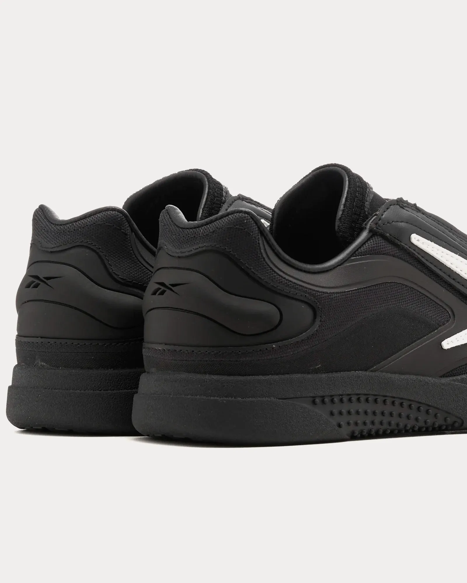 Hammer Pro LTD Black / White Low Top Sneakers