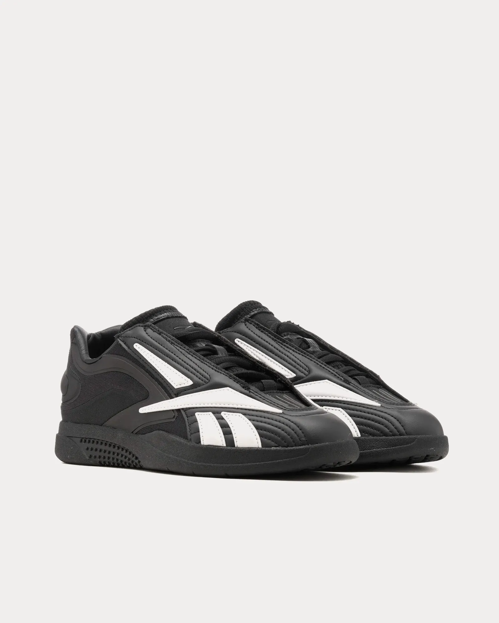 Hammer Pro LTD Black / White Low Top Sneakers